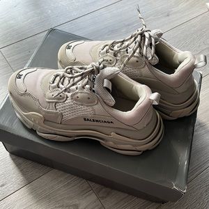 Balenciaga Triple S Chunky Rice Ash